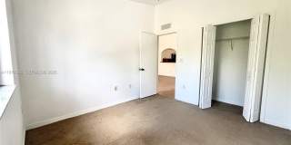 930 NE 33rd Terr Gallery 12