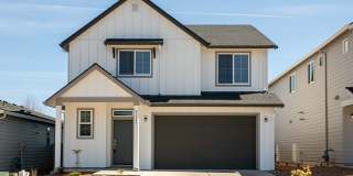 Spacious Like New 4 Bedroom Home! Gallery 1