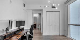480 NE 30th St Gallery 20