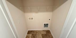 Lovely 3 bedroom/2.5 bath townhome Gallery 14