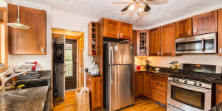 6 bed in Mission Hill Gallery 13