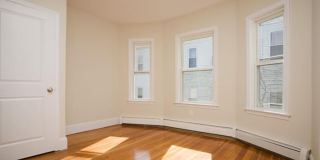 Charming 4 Bedroom-No Broker Fee Gallery 7