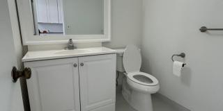 Renovated, 1 Bedroom / 1 Bath convenient location! Available NOW (Rent includes Electricity) Gallery 8