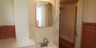 2425 Humboldt St Gallery 28