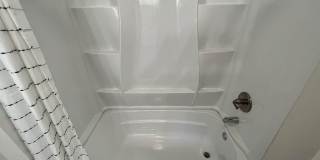 Room in 6 Bedroom Home at Henslowe Dr Gallery 48