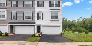 131 EDGEWATER Court Gallery 1