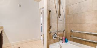 Modern 1 BDR in Peloton - Ground Floor - Full Accessible Gallery 18