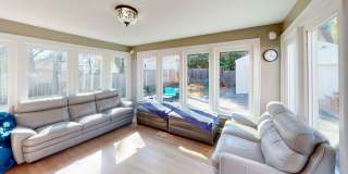 Gorgeous 4-Bed 2-Bath in Beaver Hills Gallery 4