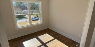 Room in 4 Bedroom Home at Edgerton Dr Gallery 33