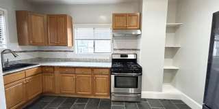 4bed 1bath apartment in Dorchester on 9/1 Gallery 1