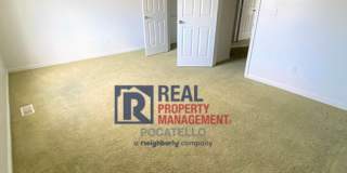 MOVE IN SPECIAL - 2 Bed 1.5 Bath Town Home - 1 Car garage Gallery 12