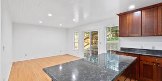 Beautiful 3-bedroom, 3-bath home on corner lot! Gallery 8
