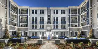 Magnolia Square Gallery 16