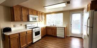 Cute 2 Bedroom 1 Bath Condo Daniels Avenue Vallejo New Flooring and Paint ***MOVE-IN SPECIAL*** Gallery 5