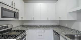Pet friendly 3 Bedroom Townhome in Washington! Gallery 4