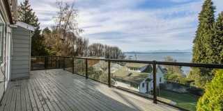 Stunning Sound & Olympic Mountain View Home in North Admiral Gallery 34