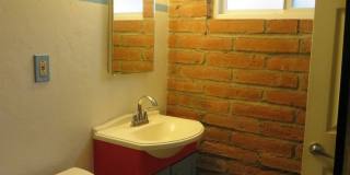 Charming Bungalow Guest House with utilities in Central Tucson Gallery 23