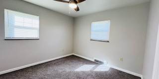 Beautiful Three Bedroom with Basement and Garage Gallery 11