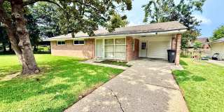 Updated 3 Bedroom Home with Large Fenced Yard in Land O' Lakes Gallery 1