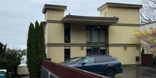 2bd/1.5ba Kirkland Condo Gallery 1