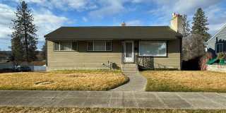 Spacious Northside 4-Bed, 2-Bath Ranch with Hardwood Floors Gallery 1