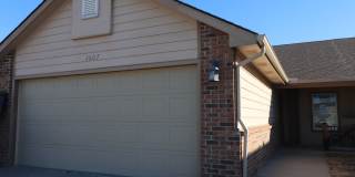 Spacious Duplex for Rent Gallery 1
