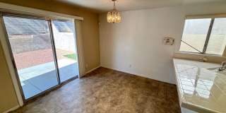 Gorgeous 3Bed/2.5Bath, 2-Story home located in Summerlin Gallery 12