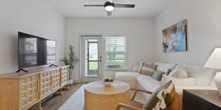 HōM at River Hills Gallery 29