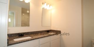 Upscale Three-bedroom Townhome! Gallery 24