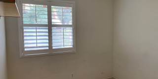 Adorable 3 Bed 1.5 Bath Covell Commons Condo ( fall Rental ) Gallery 22