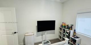 1312 NW 3rd St Gallery 21