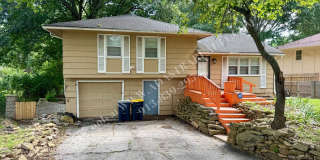 Beautiful 3 Bed Home in KCMO-Available NOW!! Gallery 1