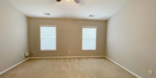 401 Norton Crossing Gallery 10