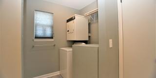 Beautifully updated 1 bedroom apartment within walking distance to the beach! Gallery 21