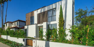 200 N DOHENY Dr Gallery 17