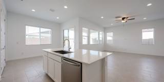 Beautiful 4 bedroom plus den home in Aloravita Gallery 24