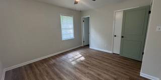 652 Monagan St ~ Murchison Gallery 18