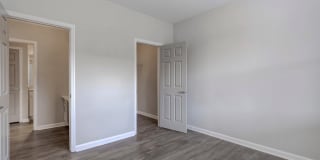 Lakeside at Town Center Apartments Gallery 70