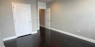 East Baltimore 2 Bedroom w/Den 1.5 Bathroom Gallery 17