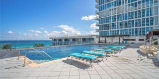 6799 Collins Ave Gallery 24