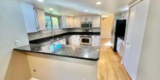 Beautifully Renovated Home Near Meadow Lake Park Gallery 7