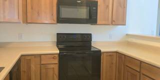 MOVE IN SPECIAL: $300 off the first full month of rent! Gallery 8