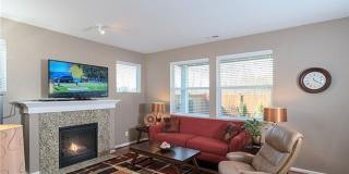 Exquisitely Beautiful Home with 3 bed and 2.5 Bath Gallery 4