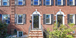 Spacious 2 Bed / 2 Bath Home Between Old Town & Potomac Yard – Private Yard & Deck! Gallery 4