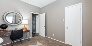 Arboretum Oaks Gallery 58