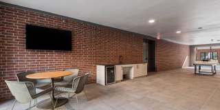 Troubadour Gallery 73