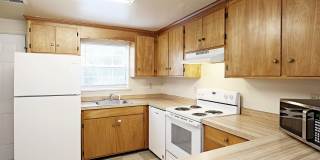 Woolen Mills Duplex Convenient to Pantops & Downtown Gallery 4