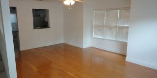Beautiful 2 Bedroom, 2.5 Bath Condo in Desirable Isabella Park Gallery 3