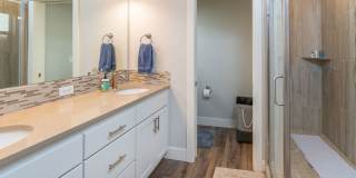 Furnished Spacious Home, Fully Equipped Kitchen, Garage Included Gallery 7