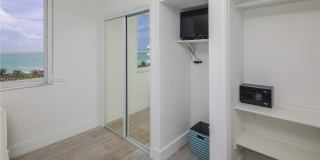 5005 Collins Ave Gallery 22